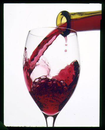 http://palermos.files.wordpress.com/2009/03/red-wine-pour24.jpg?w=357&h=420